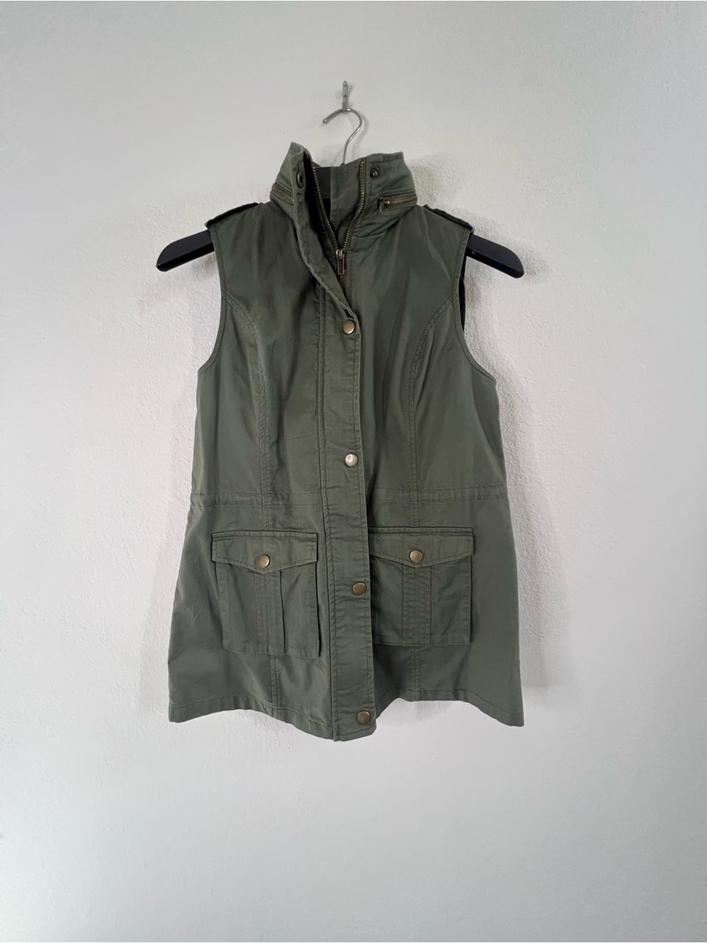 Market & Spruce Olive Colored Utility Cargo Vest - Picture 9 of 13